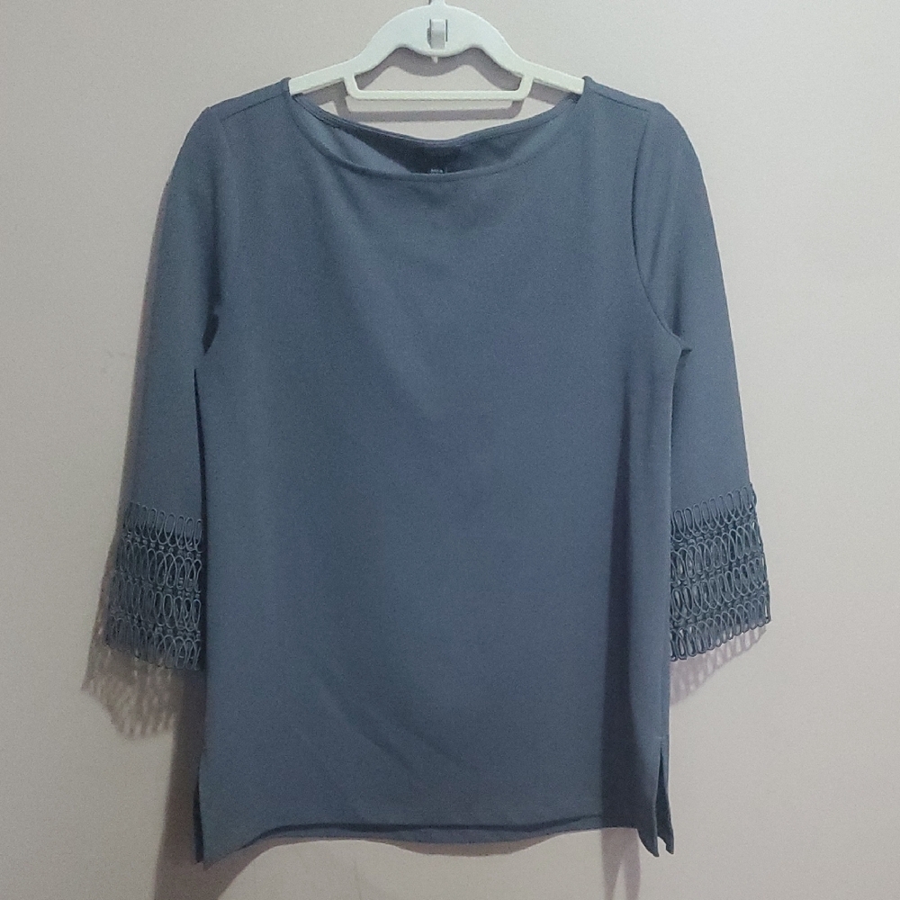 Ann Taylor Gray Blouse with Lace Sleeves Size Small